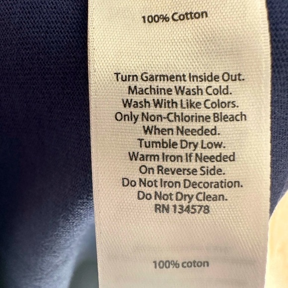 Vineyard Vines XS pocket tee. Double sided print. NWOT. - Picture 5 of 7